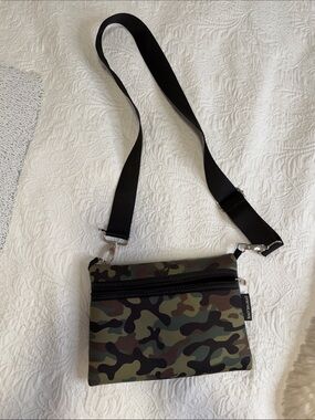 Camouflage Scuba  Crossbody Belt Bag - Green Camo